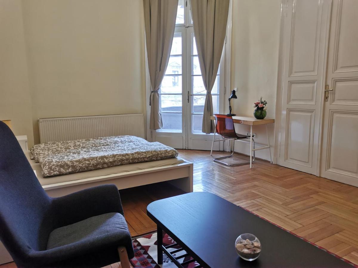 Andrassy Apartment *